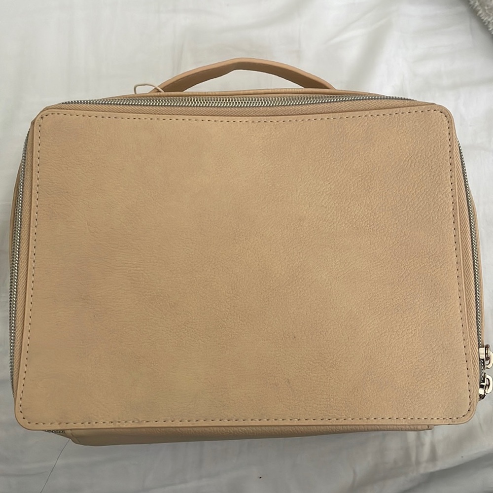BÉIS cosmetic case in beige